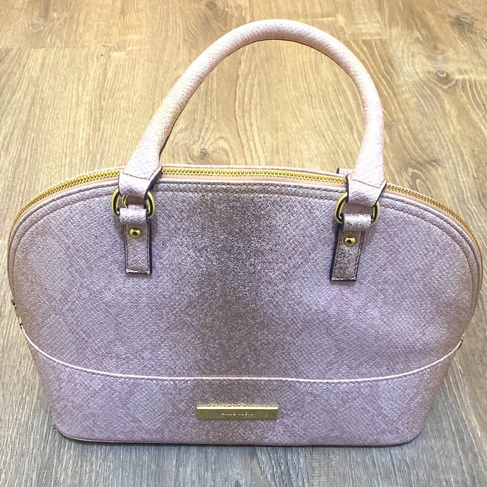 ANNE KLEIN